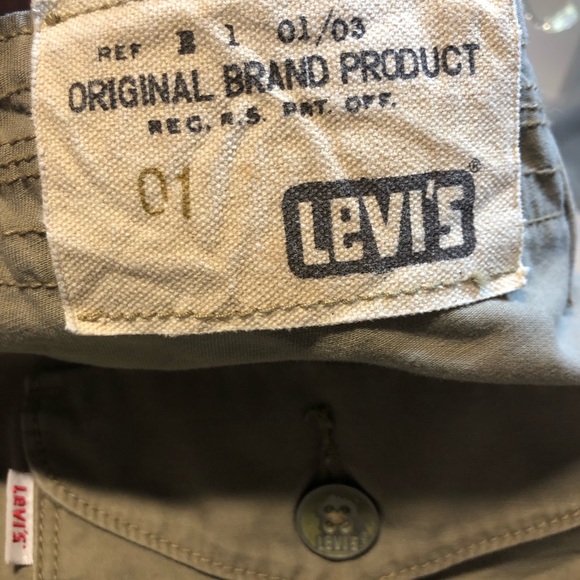 Vintage Levi’s Flat front Shorts Size 30 - Picture 3 of 11